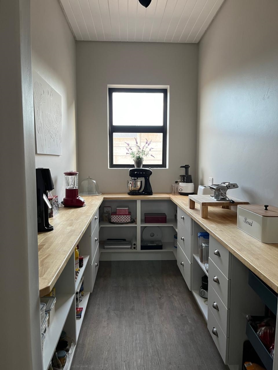 4 Bedroom Property for Sale in Stilbaai Wes Western Cape